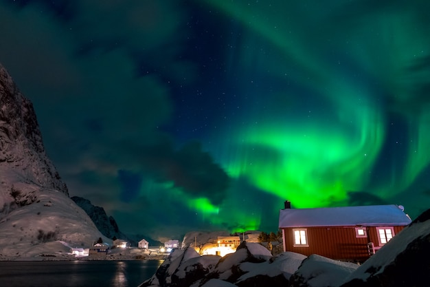 Nuit d'hiver, aurores boréales