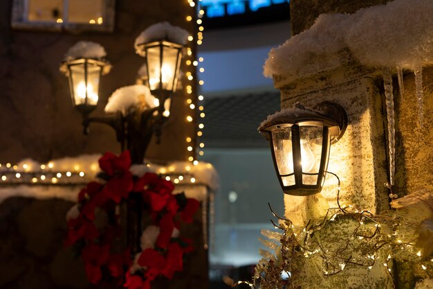 Nuit de neige de lanterne de rue