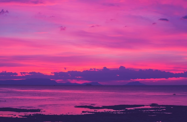 la nuit tombée, sur l&#39;île