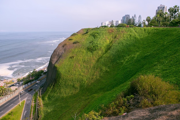 L'océan Pacifique réchauffe les côtes de Lima, la capitale du Pérou