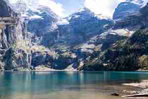 Photo oeschinensee en été