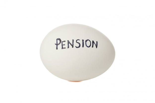 Oeuf avec inscription Pension isolé sur blanc