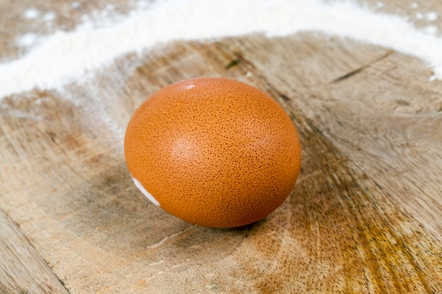 Oeuf orange et farine blanche de bonne qualité pour les produits de boulangerie