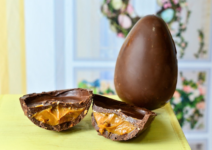 Photo oeuf de pâques maison farci au dulce de leche.