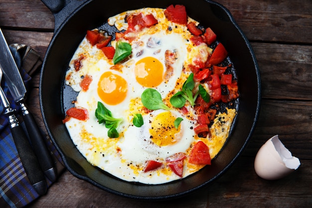 Oeufs Brouillés Aux Tomates