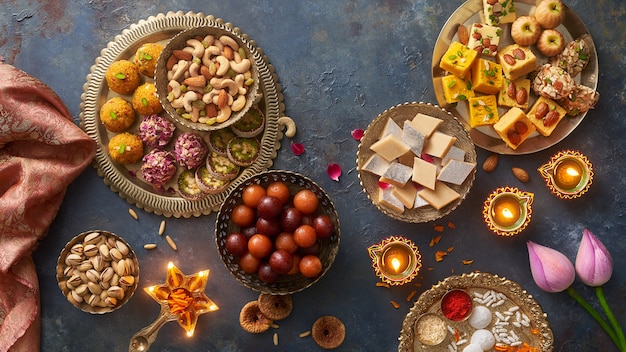 Photo oeufs en chocolat sur fond de bois