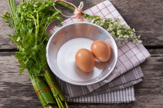 oeufs dans un bol