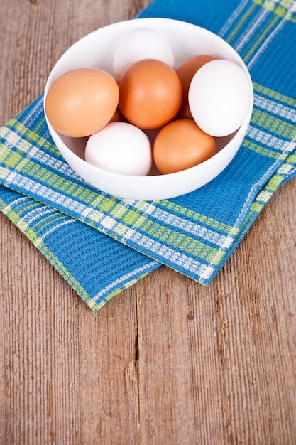 Oeufs dans un bol