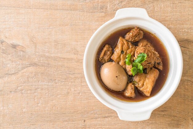 oeufs durs dans la sauce sucrée au tofu