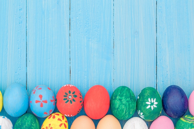 Oeufs de Pâques sur bois