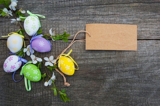 Oeufs de Pâques et carte de voeux