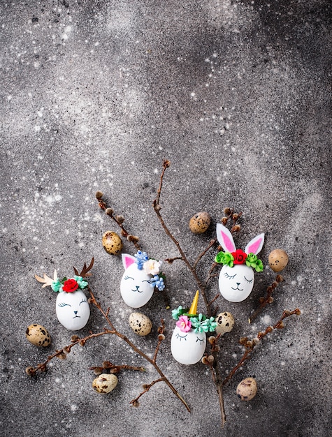 Oeufs de Pâques en forme de lapin, chat et cerf