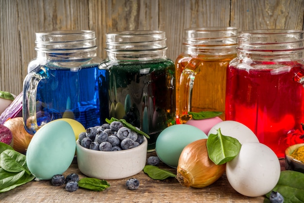 Oeufs de Pâques peints avec un colorant naturel