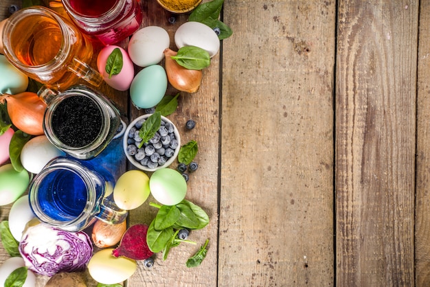 Oeufs de Pâques peints avec un colorant naturel