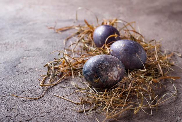 Oeufs de Pâques peints effet marbre