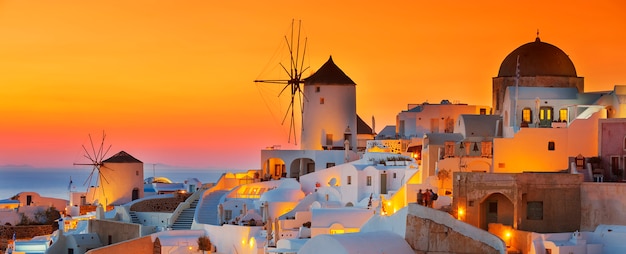 Oia au coucher du soleil