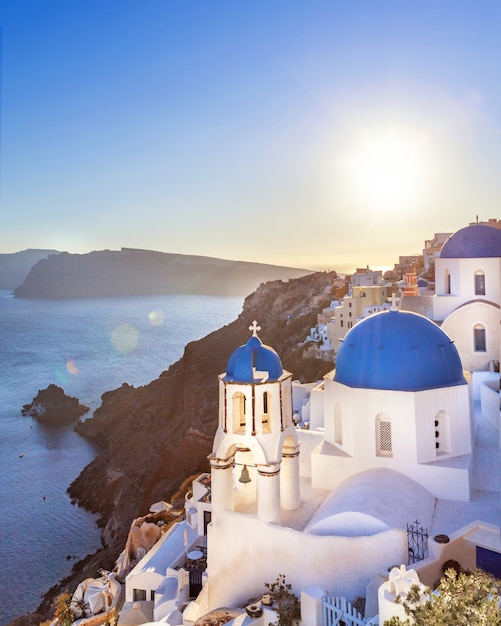 Photo oia ville sur l'île de santorin, grèce