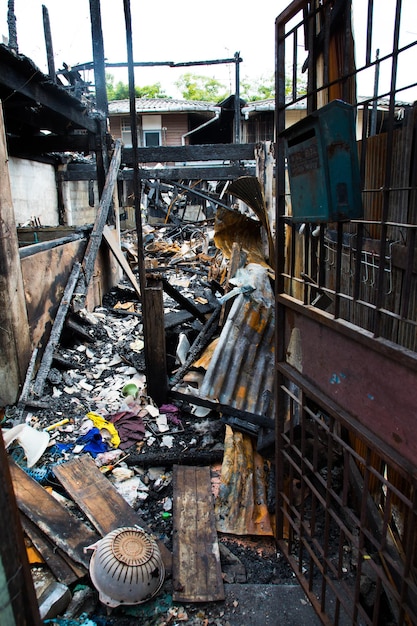 Old Home Burns Down.house après un incendie