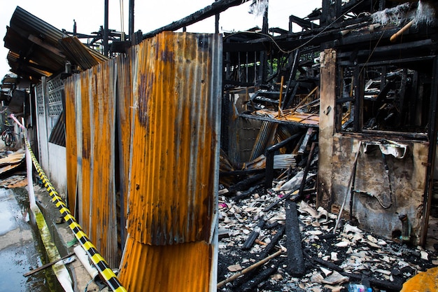 Old Home Burns Down.house après un incendie