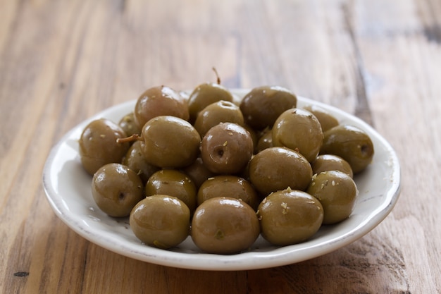 Olives en assiette