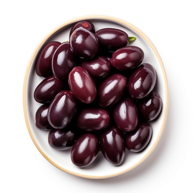 Olives de Kalamata isolées sur un fond blanc