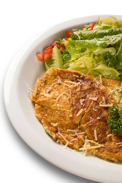 omelette et salade.