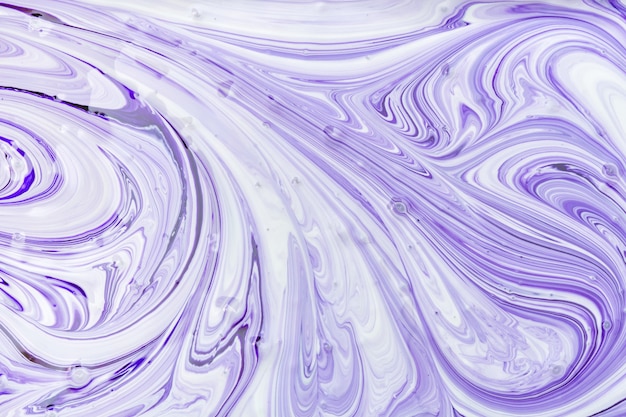 ondulations abstraites de peinture blanche et violette