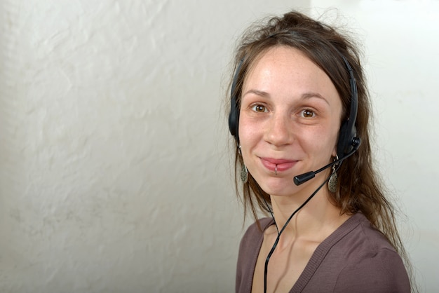 Opérateur femme au bureau