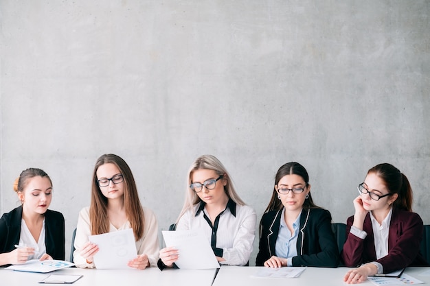 Une opportunité d'emploi. Comité d'entreprise. L'équipe de recrutement sélectionne les employés.