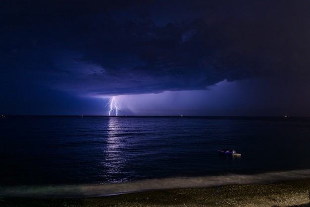 Orage sur une mer