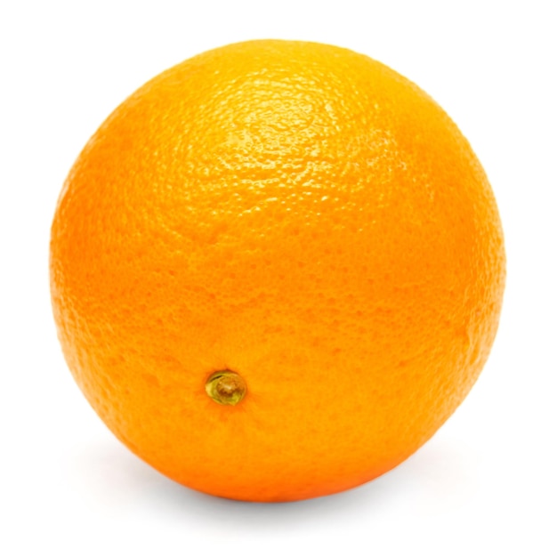 Orange mûre isolé sur fond blanc