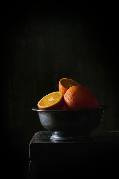 Oranges entières et tranchées