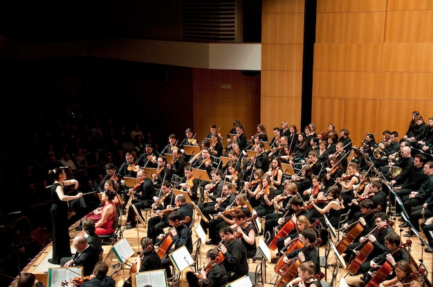 Photo orchestre symphonique sur scène