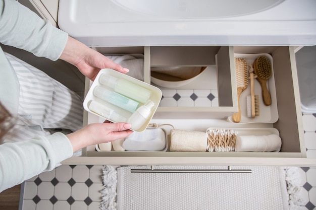 Organisation du rangement des articles de toilette