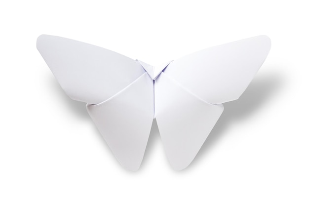 Origami papillon papier isolé sur fond blanc