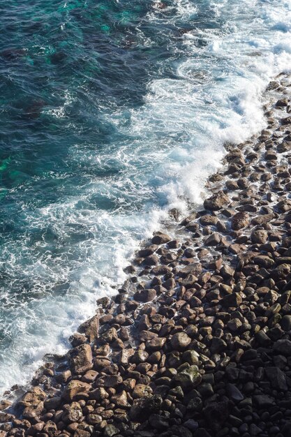 Photo orilla del océano atlantico playa de bollullo ténériffe îles canaries