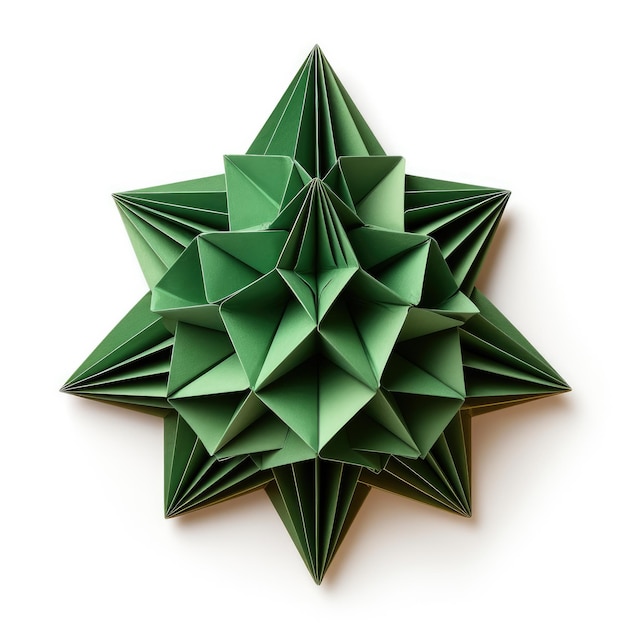 Ornement origami d'arbre de Noël fabriqué à la main isolé sur fond blanc