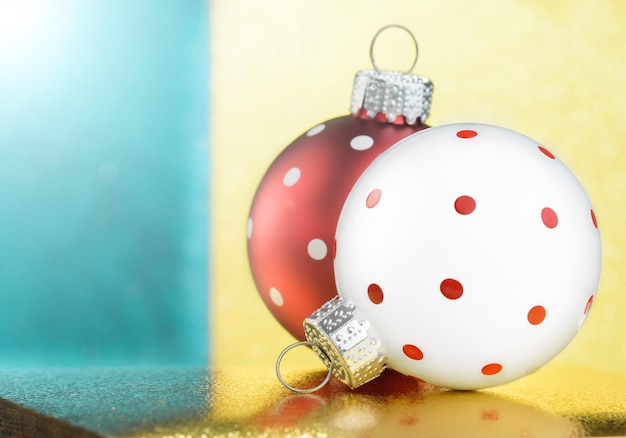 Ornements traditionnels de boule de verre pour la décoration d'arbre de Noël