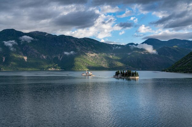 Ostrvo dans la baie de Kotor au Monténégro