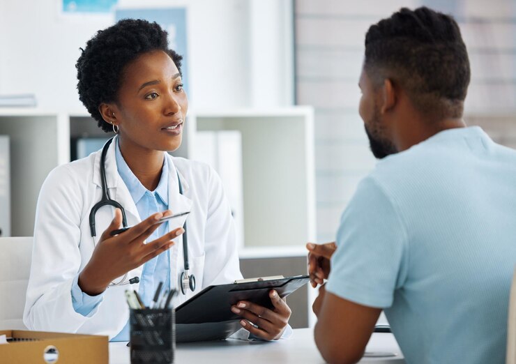 Photo oui, je pense que j'ai le traitement parfait pour vous photo d'un médecin en consultation avec un patient
