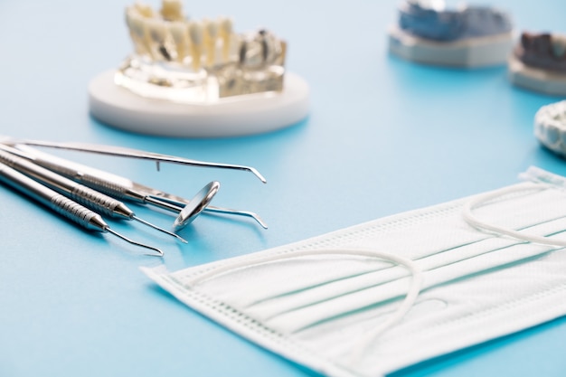 Outil porsthodontique et dentiste - modèle de dents de démonstration des variations de la porsthodontie b