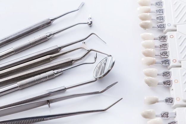 Outils dentaires et échantillons de dents