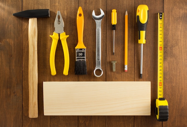 Outils et instruments de travail sur bois