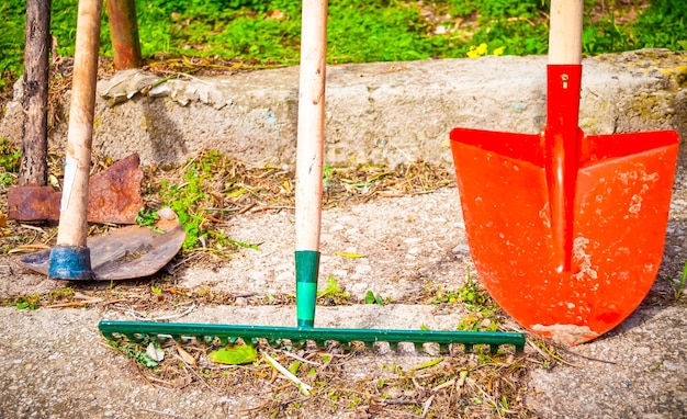 Outils de jardin à l'extérieur