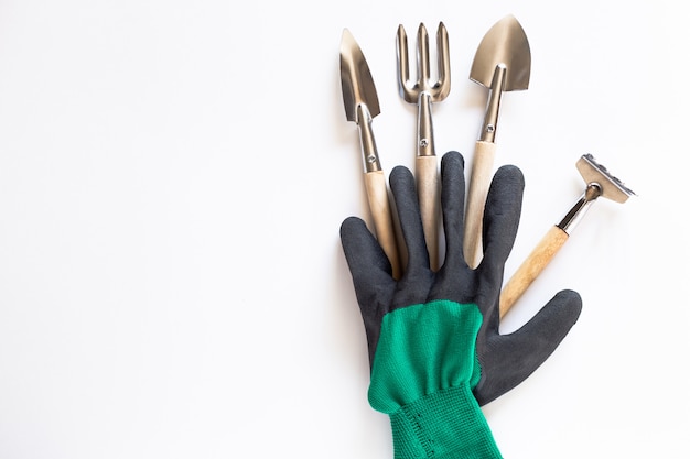 Outils de jardinage et gants d'agriculteur