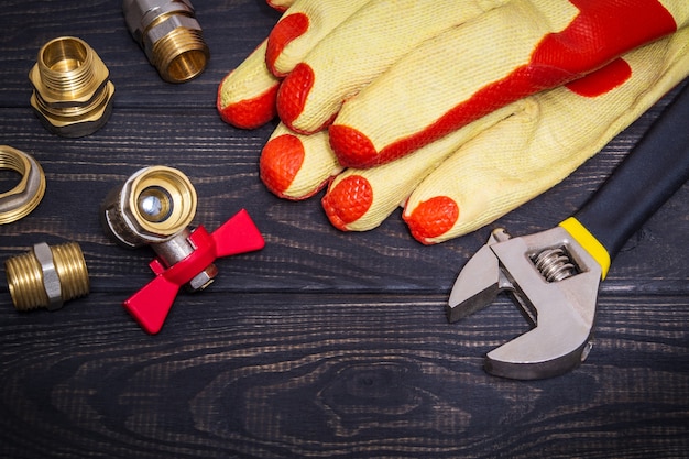 Outils en laiton et gants de travail