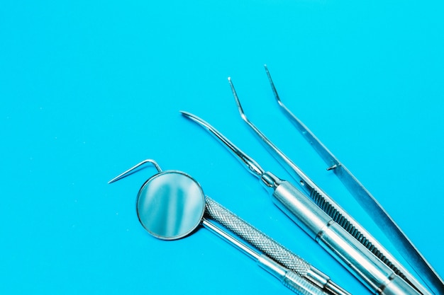 Outils médicaux de dentiste