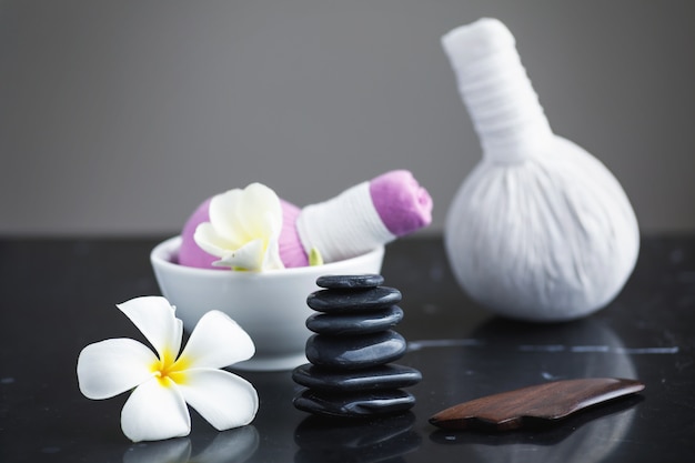 Outils pour différents types de massages asiatiques