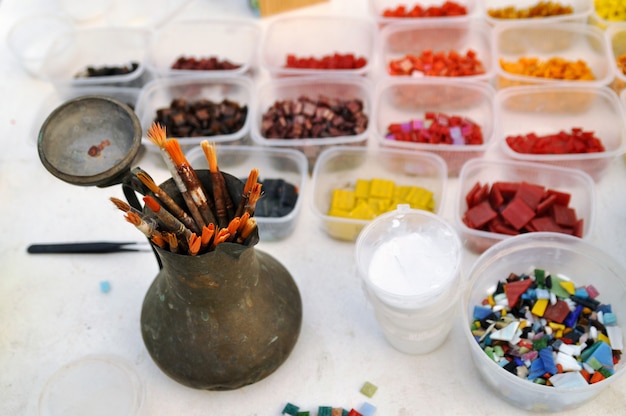 Photo outils pour l'occupation d'une mosaïque de verre de couleur