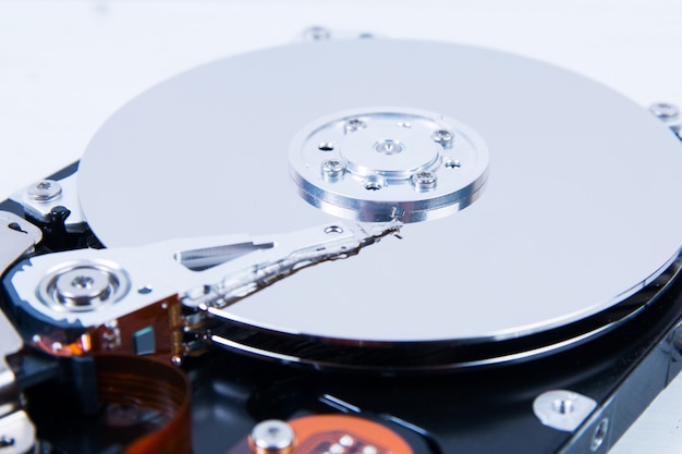 Ouvrez gros plan disque dur (HDD)